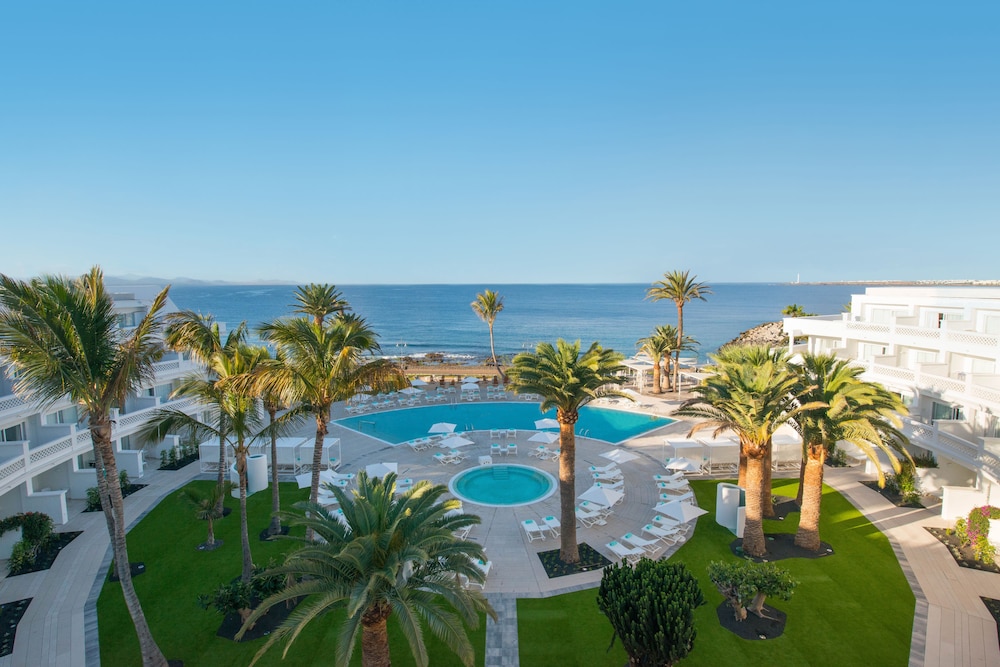 Iberostar Selection Lanzarote Park — Swimming pool in Playa Blanca, Canary Islands