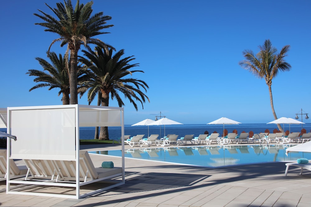 Iberostar Selection Lanzarote Park — Swimming pool in Playa Blanca, Canary Islands