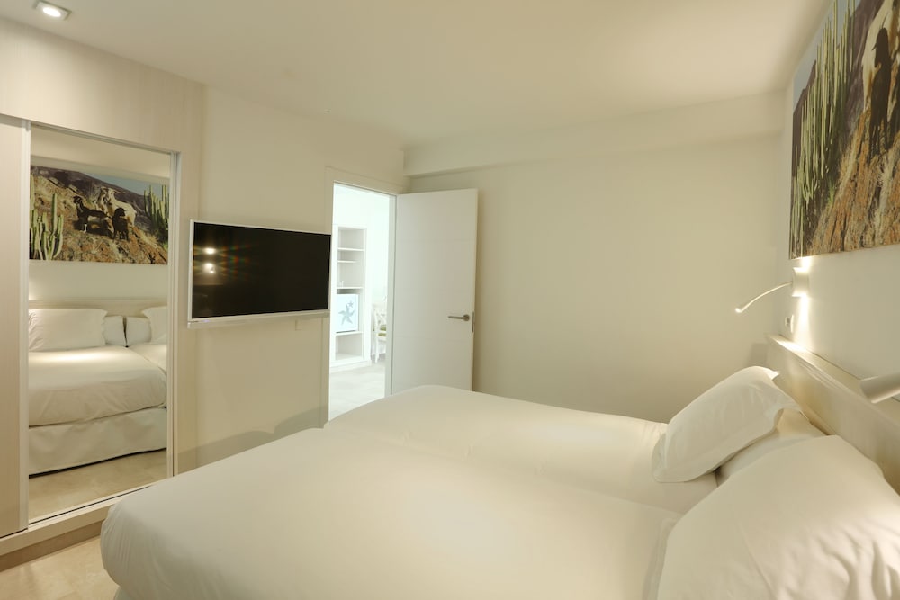 Iberostar Selection Lanzarote Park — Hotel rooms in Playa Blanca, Canary Islands