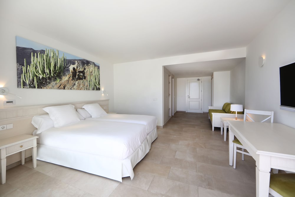 Iberostar Selection Lanzarote Park — Hotel rooms in Playa Blanca, Canary Islands