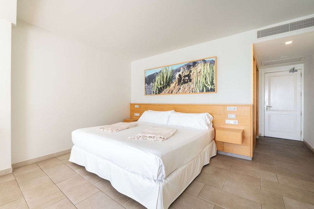 Iberostar Selection Lanzarote Park — Hotel rooms in Playa Blanca, Canary Islands