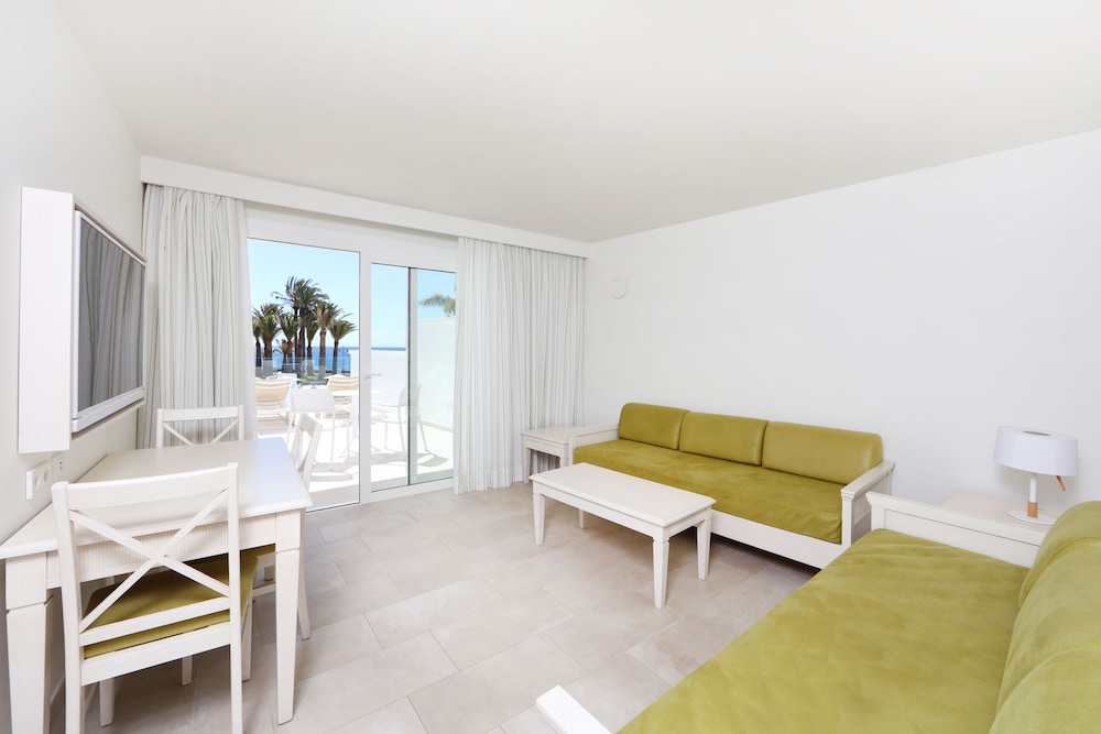Iberostar Selection Lanzarote Park — Hotel rooms in Playa Blanca, Canary Islands