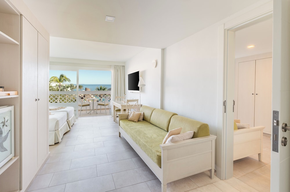 Iberostar Selection Lanzarote Park — Hotel rooms in Playa Blanca, Canary Islands