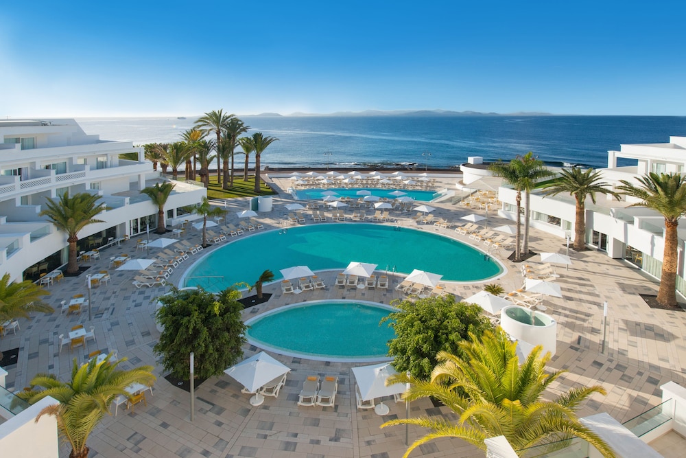 Iberostar Selection Lanzarote Park — Swimming pool in Playa Blanca, Canary Islands