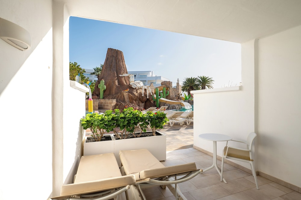 Iberostar Selection Lanzarote Park — Attractions for children in Playa Blanca, Canary Islands