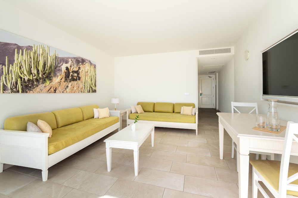 Iberostar Selection Lanzarote Park — Hotel rooms in Playa Blanca, Canary Islands