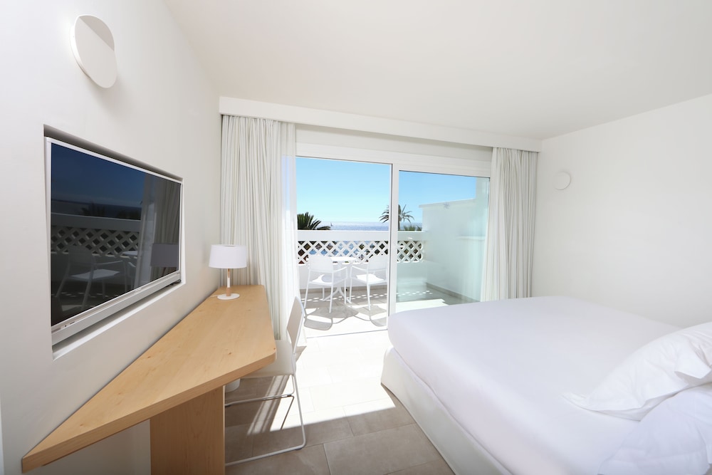 Iberostar Selection Lanzarote Park — Hotel rooms in Playa Blanca, Canary Islands