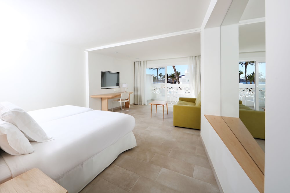 Iberostar Selection Lanzarote Park — Hotel rooms in Playa Blanca, Canary Islands