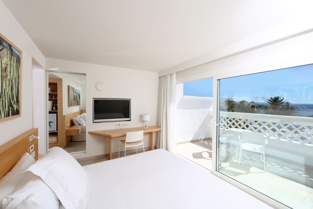 Iberostar Selection Lanzarote Park — Hotel rooms in Playa Blanca, Canary Islands