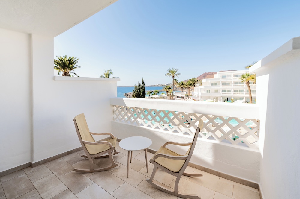 Iberostar Selection Lanzarote Park — Hotel rooms in Playa Blanca, Canary Islands