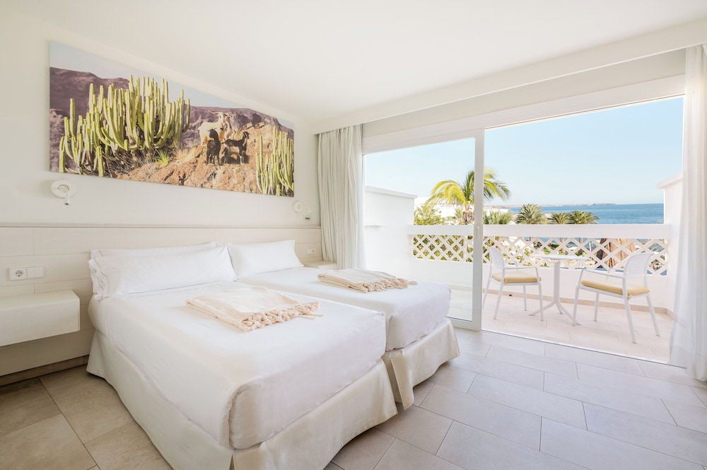 Iberostar Selection Lanzarote Park — Hotel rooms in Playa Blanca, Canary Islands