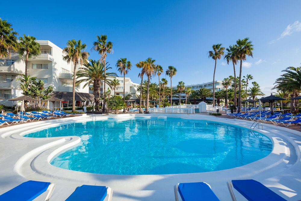 Sol Lanzarote - All Inclusive — Swimming pool in Puerto del Carmen, Canary Islands
