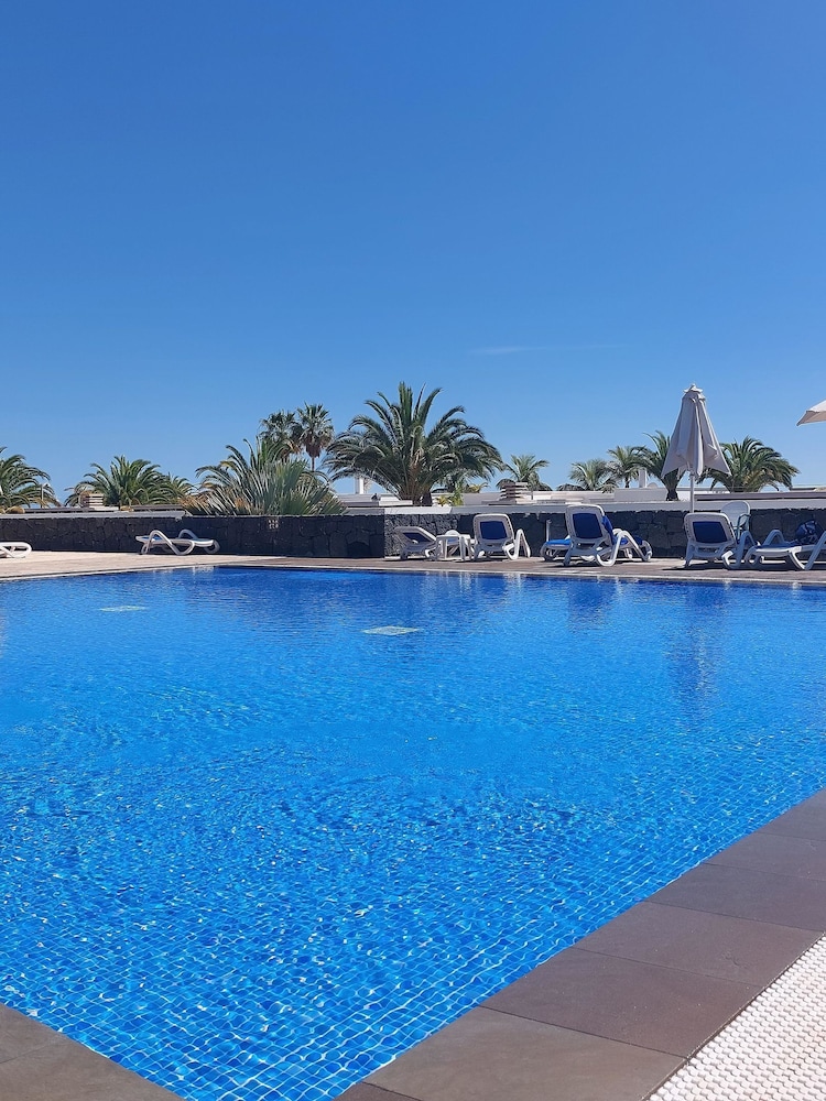 Costa Calero Hotel Thalasso & Spa — Swimming pool in Puerto Calero, Canary Islands