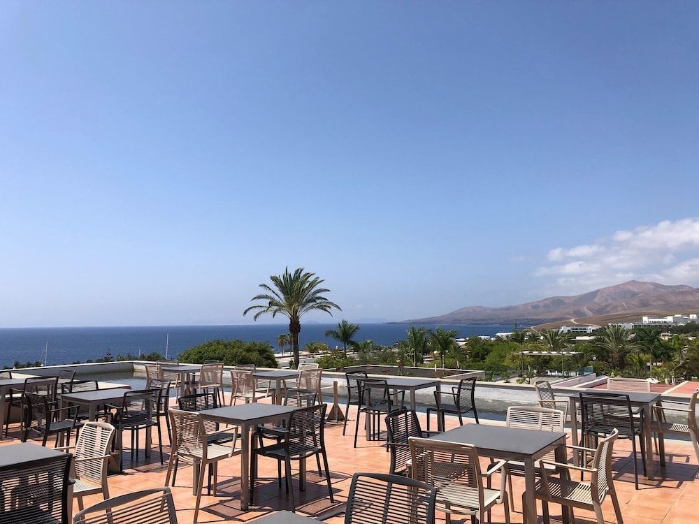 Costa Calero Hotel Thalasso & Spa — Restaurant & bars in Puerto Calero, Canary Islands