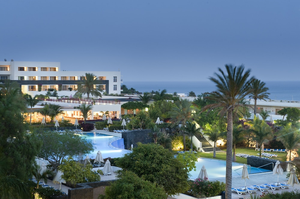Costa Calero Hotel Thalasso & Spa — Swimming pool in Puerto Calero, Canary Islands