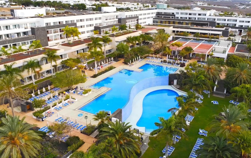 Costa Calero Hotel Thalasso & Spa — Swimming pool in Puerto Calero, Canary Islands