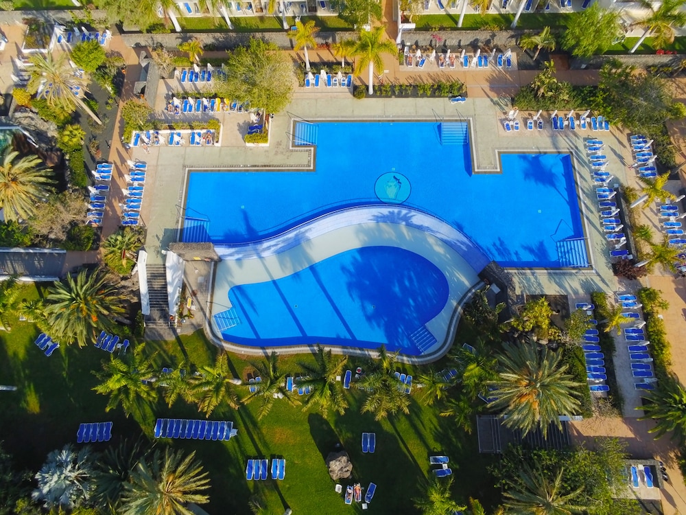 Costa Calero Hotel Thalasso & Spa — Swimming pool in Puerto Calero, Canary Islands