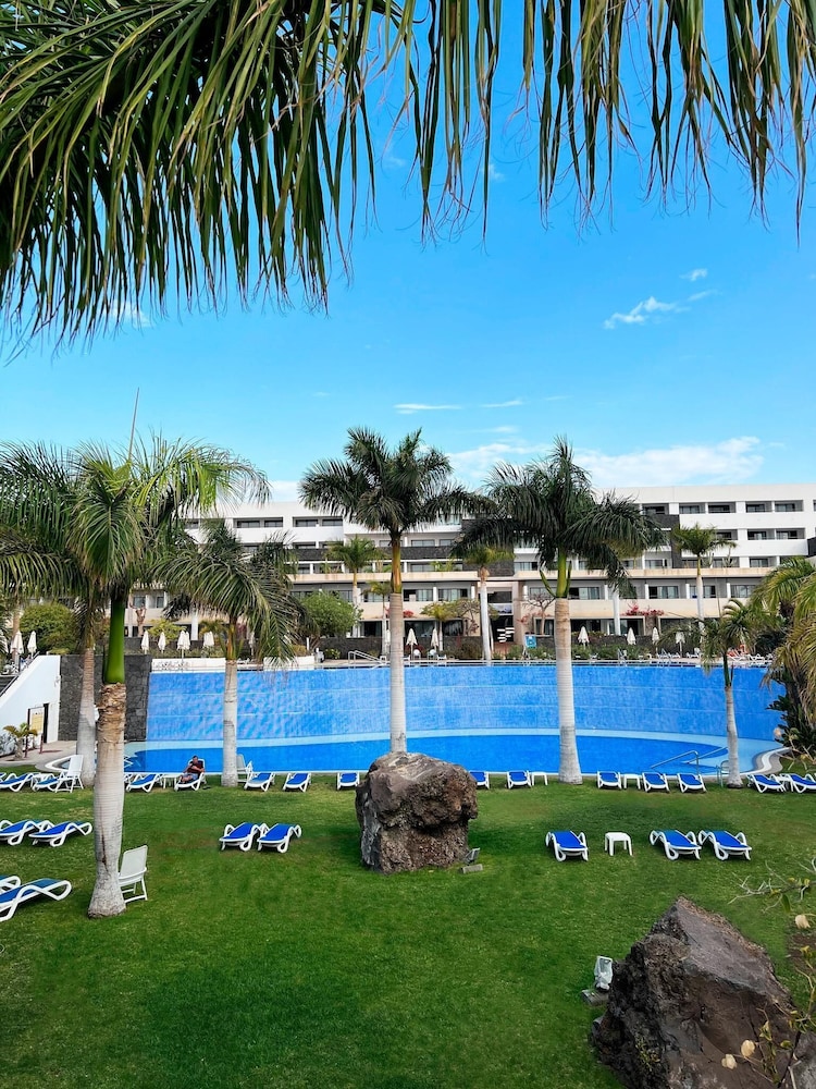 Costa Calero Hotel Thalasso & Spa — Swimming pool in Puerto Calero, Canary Islands