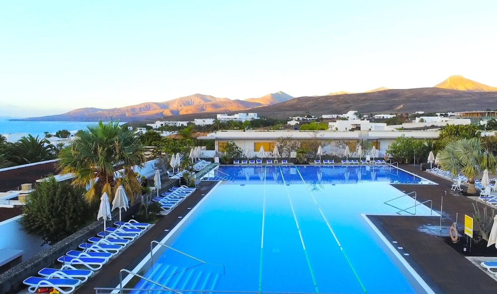Costa Calero Hotel Thalasso & Spa — Swimming pool in Puerto Calero, Canary Islands