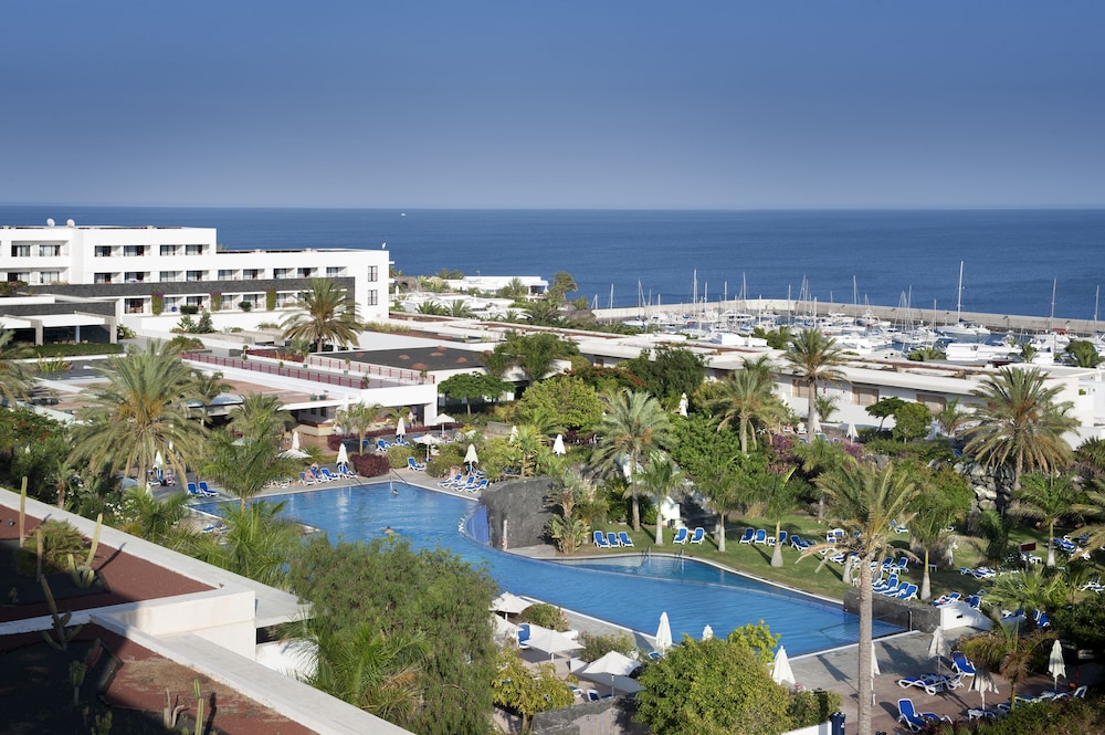 Costa Calero Hotel Thalasso & Spa — Swimming pool in Puerto Calero, Canary Islands