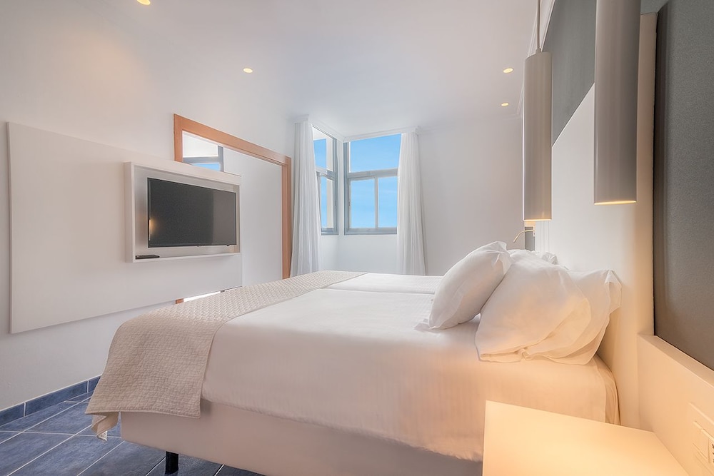 Hotel Mirador Papagayo by LIVVO — Hotel rooms in Playa Blanca, Canary Islands
