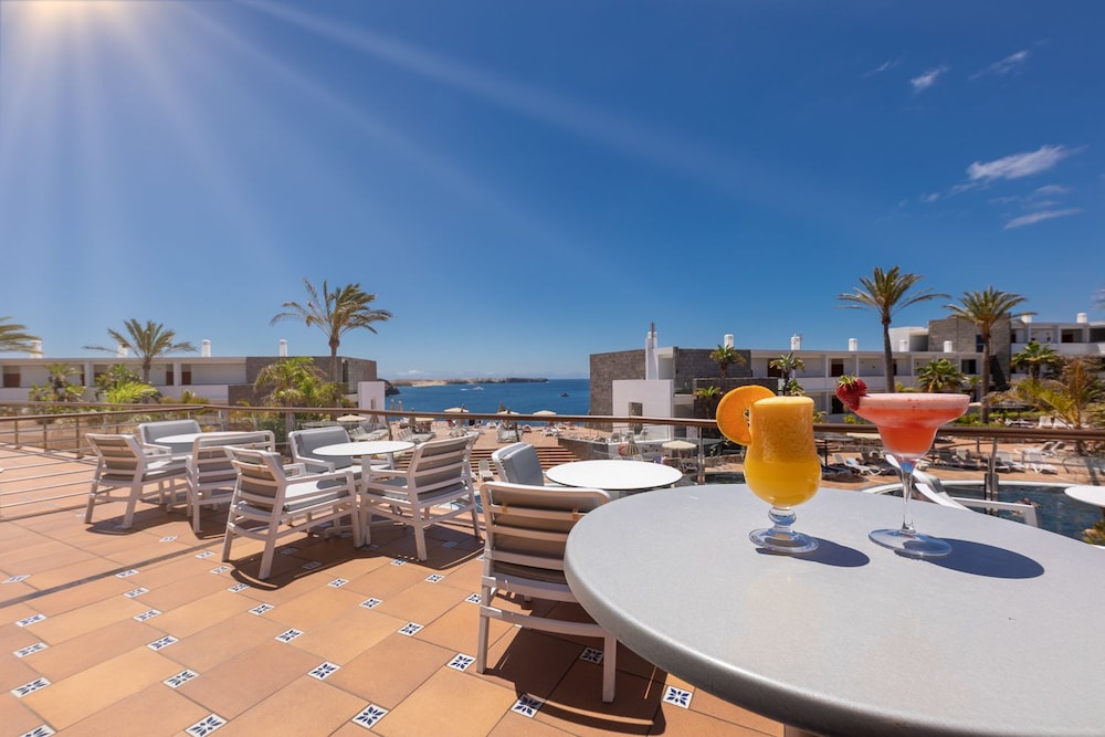 Hotel Mirador Papagayo by LIVVO — Restaurant & bars in Playa Blanca, Canary Islands