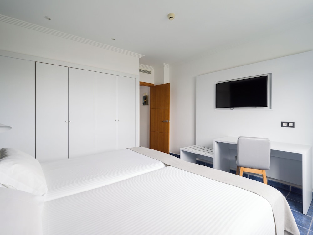 Hotel Mirador Papagayo by LIVVO — Hotel rooms in Playa Blanca, Canary Islands