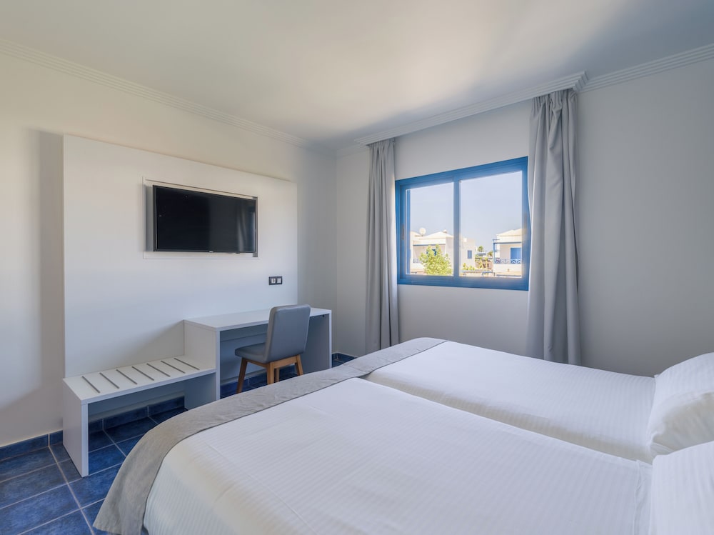 Hotel Mirador Papagayo by LIVVO — Hotel rooms in Playa Blanca, Canary Islands