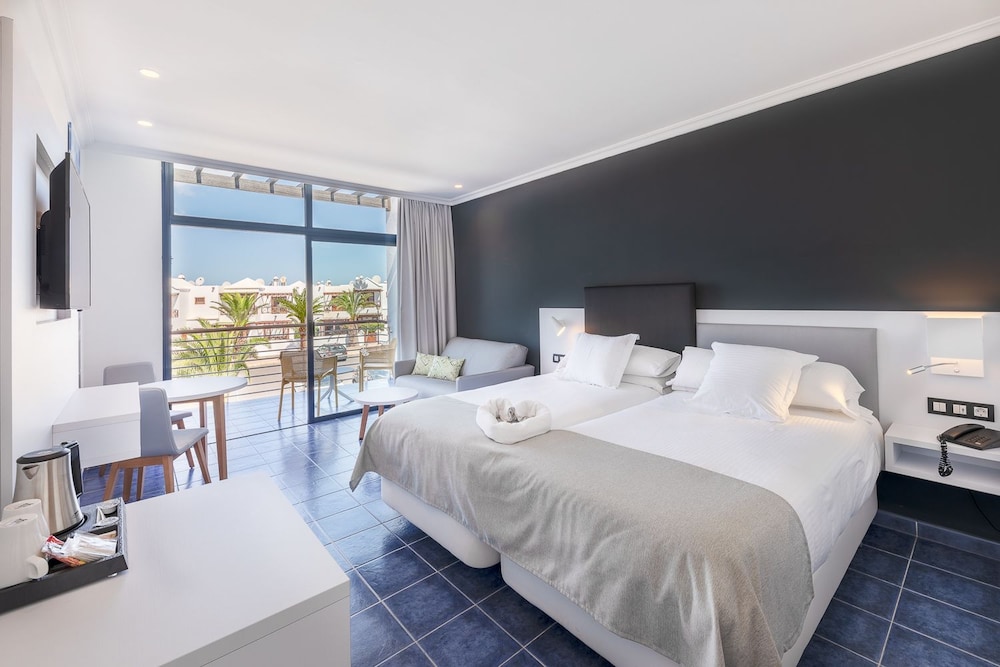 Hotel Mirador Papagayo by LIVVO — Hotel rooms in Playa Blanca, Canary Islands