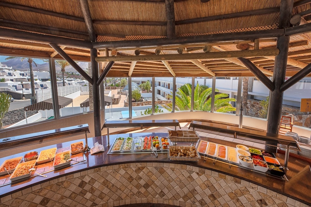 Hotel Mirador Papagayo by LIVVO — Restaurant & bars in Playa Blanca, Canary Islands