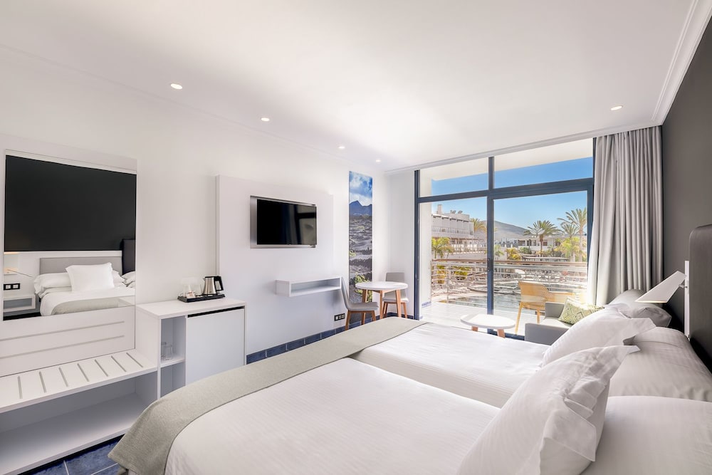 Hotel Mirador Papagayo by LIVVO — Hotel rooms in Playa Blanca, Canary Islands