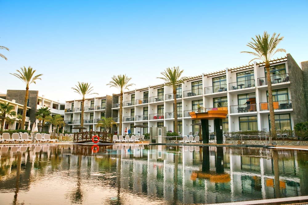 Hotel Mirador Papagayo by LIVVO — Hotel building in Playa Blanca, Canary Islands