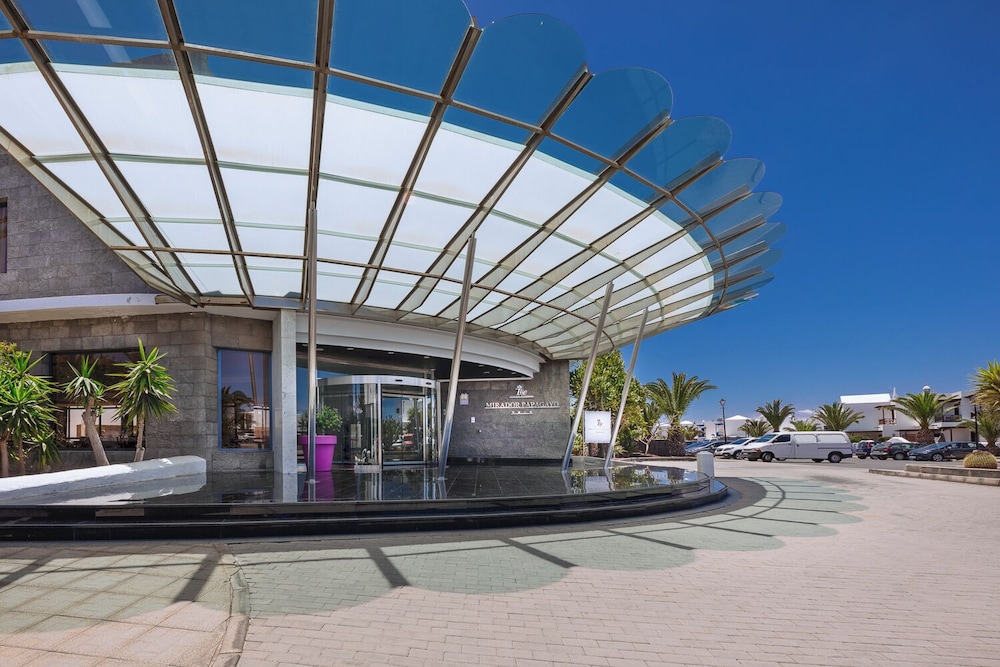 Hotel Mirador Papagayo by LIVVO — Hotel building in Playa Blanca, Canary Islands