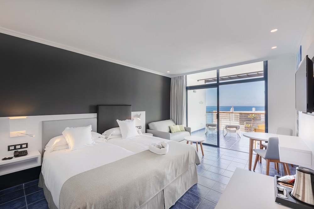 Hotel Mirador Papagayo by LIVVO — Hotel rooms in Playa Blanca, Canary Islands