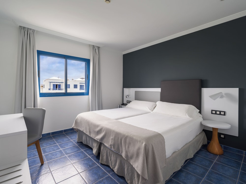Hotel Mirador Papagayo by LIVVO — Hotel rooms in Playa Blanca, Canary Islands