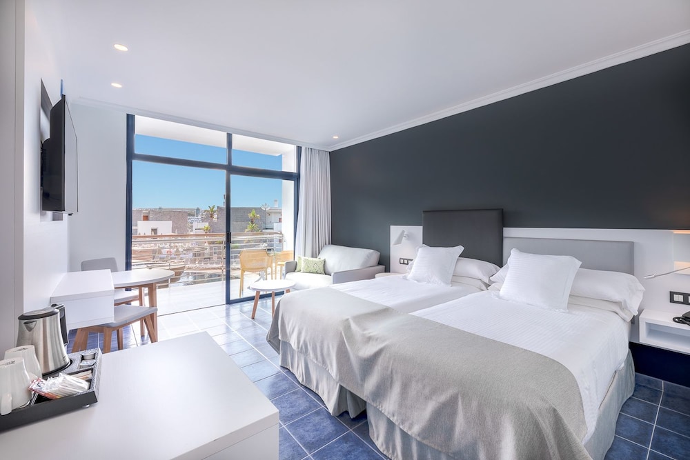 Hotel Mirador Papagayo by LIVVO — Hotel rooms in Playa Blanca, Canary Islands