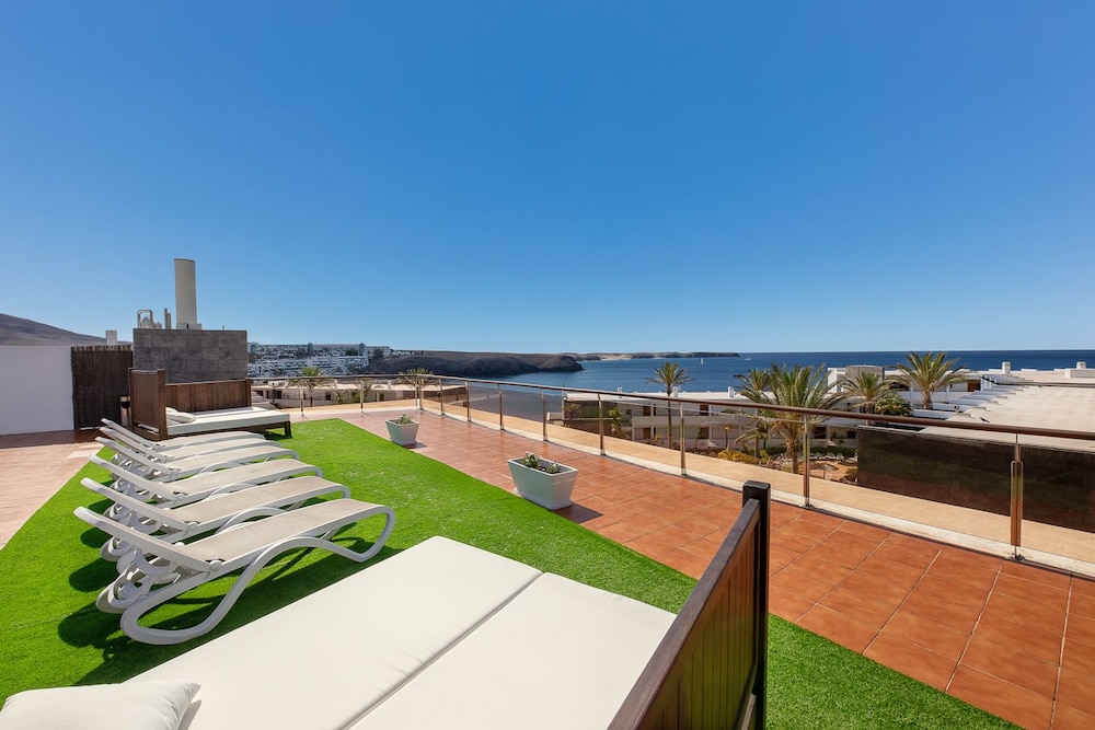 Hotel Mirador Papagayo by LIVVO — Hotel building in Playa Blanca, Canary Islands