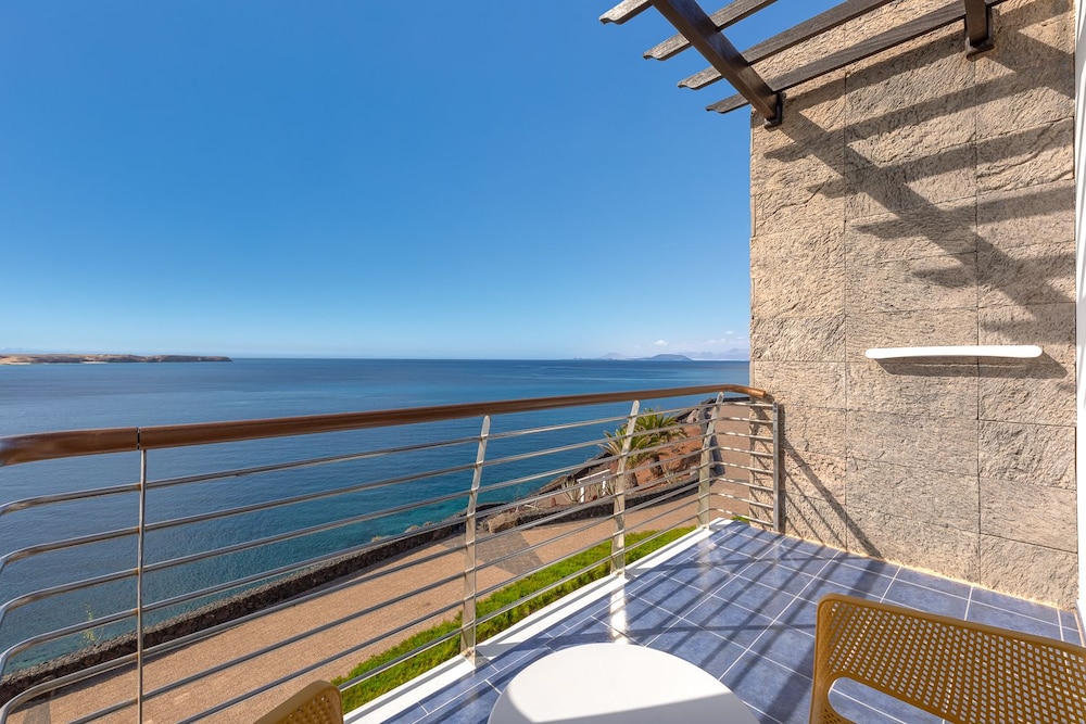 Hotel Mirador Papagayo by LIVVO — Hotel rooms in Playa Blanca, Canary Islands