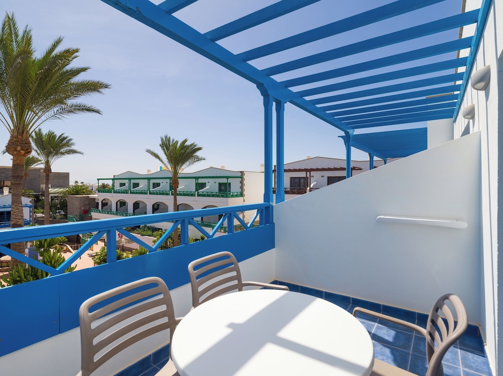 Hotel Mirador Papagayo by LIVVO — Hotel building in Playa Blanca, Canary Islands