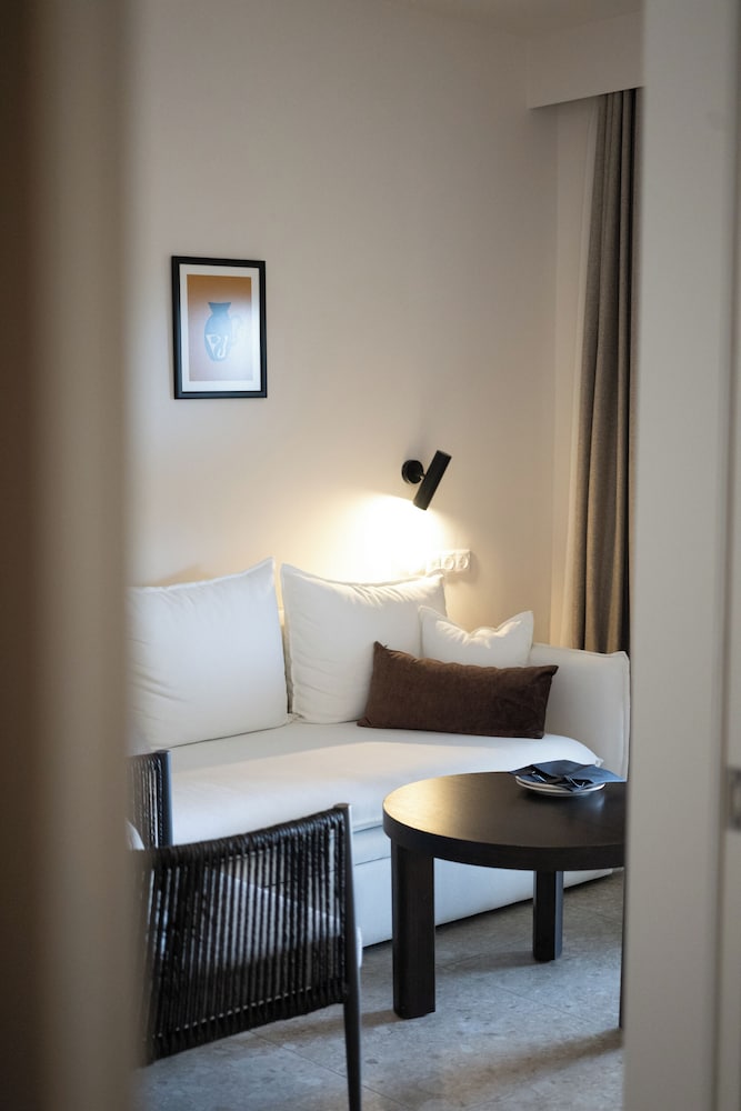 Asterion Suites & Spa - Designed for Adults — Hotel rooms in Platanias