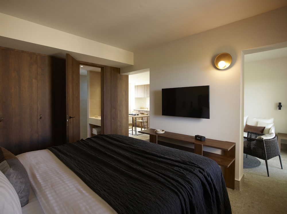 Asterion Suites & Spa - Designed for Adults — Hotel rooms in Platanias
