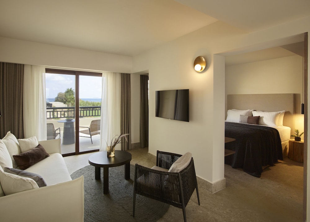 Asterion Suites & Spa - Designed for Adults — Hotel rooms in Platanias