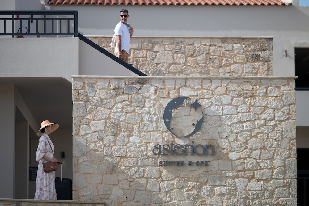 Asterion Suites & Spa - Designed for Adults — Hotel building in Platanias