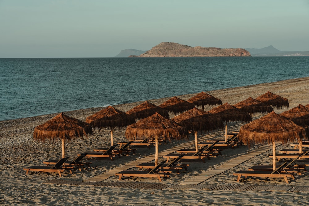 Asterion Suites & Spa - Designed for Adults — Beach in Platanias