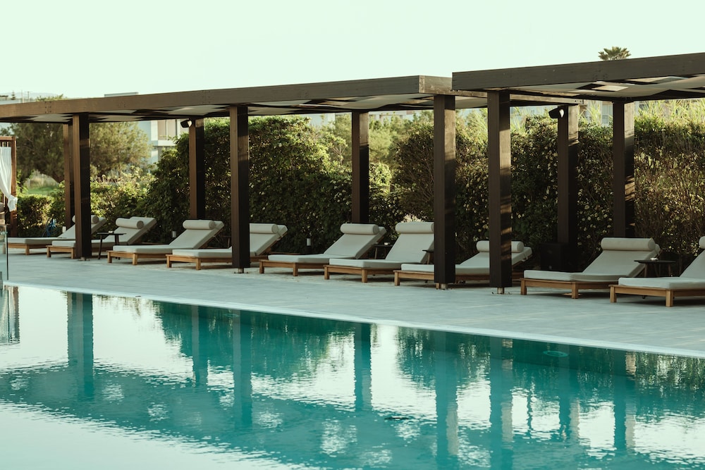 Asterion Suites & Spa - Designed for Adults — Swimming pool in Platanias