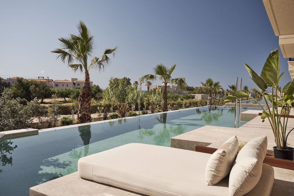Asterion Suites & Spa - Designed for Adults — Swimming pool in Platanias