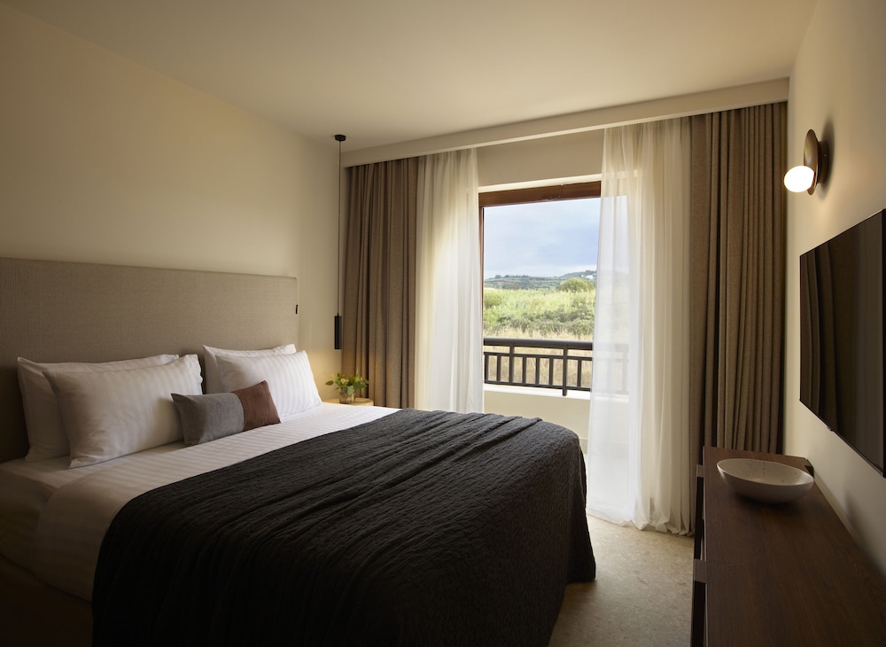 Asterion Suites & Spa - Designed for Adults — Hotel rooms in Platanias