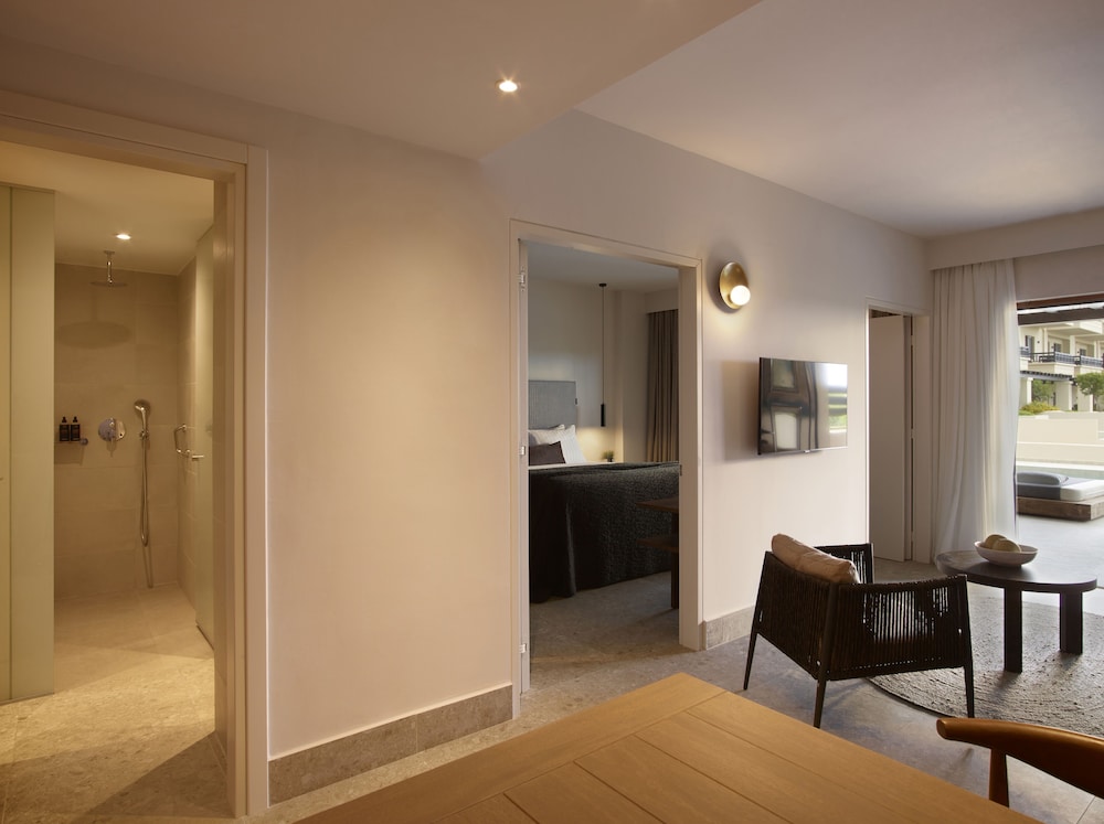 Asterion Suites & Spa - Designed for Adults — Hotel rooms in Platanias