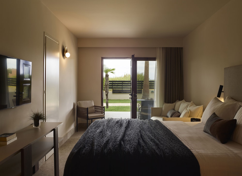Asterion Suites & Spa - Designed for Adults — Hotel rooms in Platanias