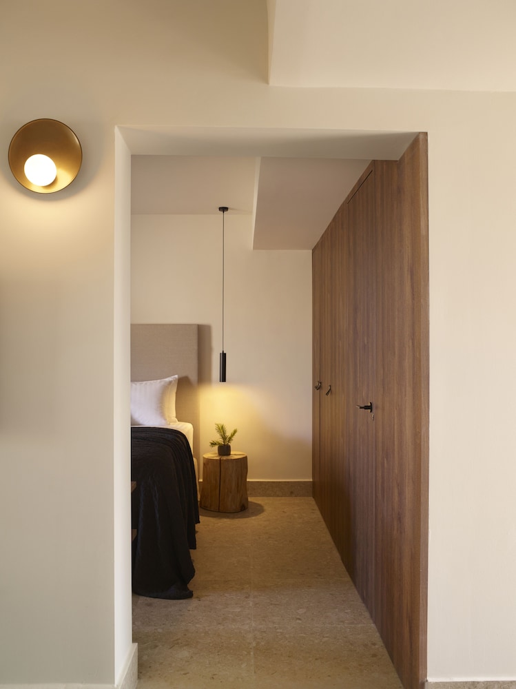 Asterion Suites & Spa - Designed for Adults — Hotel rooms in Platanias